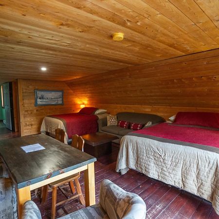 L'Auberge Refuge Du Trappeur Saint Mathieu Du Parc Exterior foto