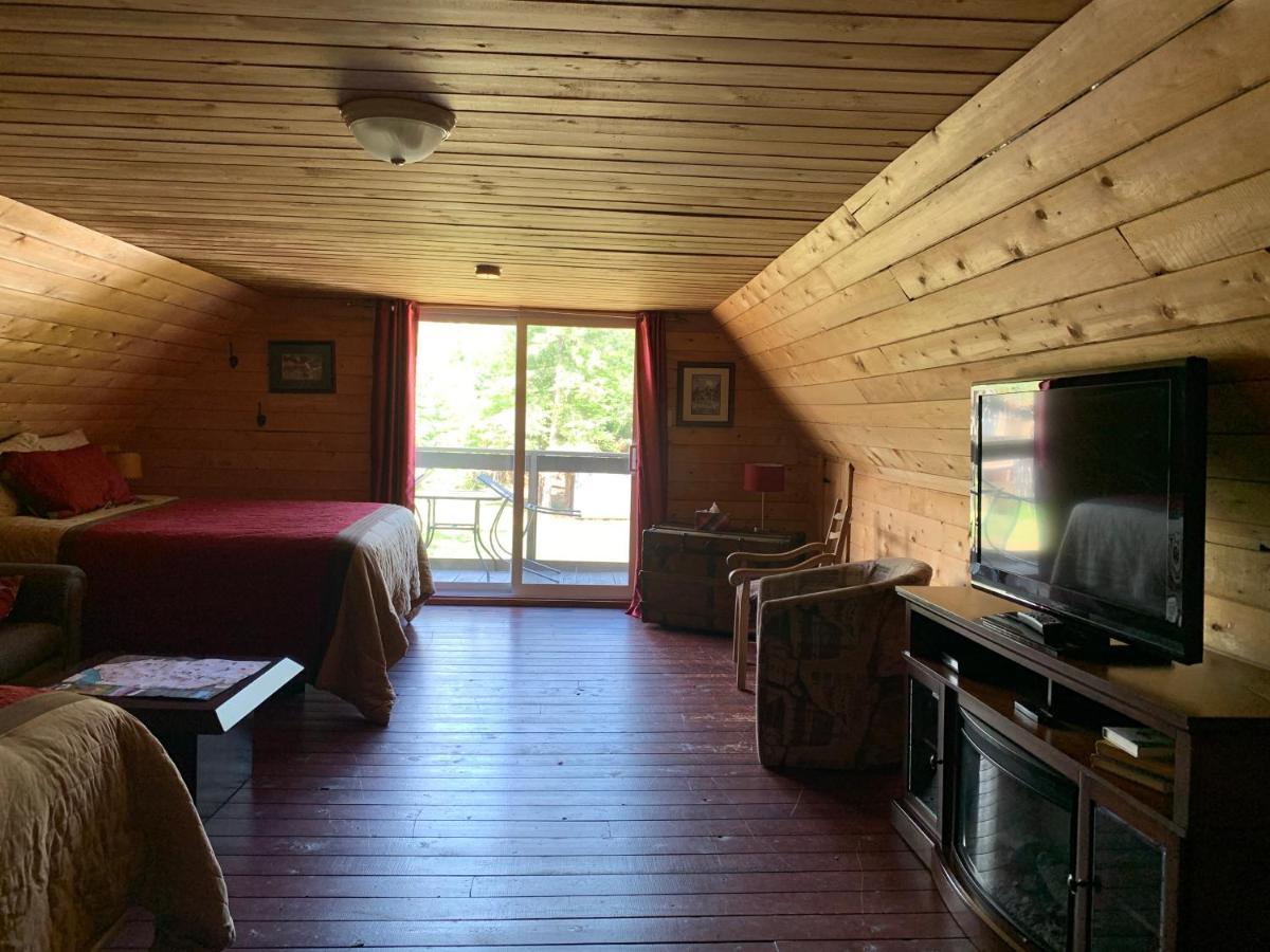 L'Auberge Refuge Du Trappeur Saint Mathieu Du Parc Exterior foto