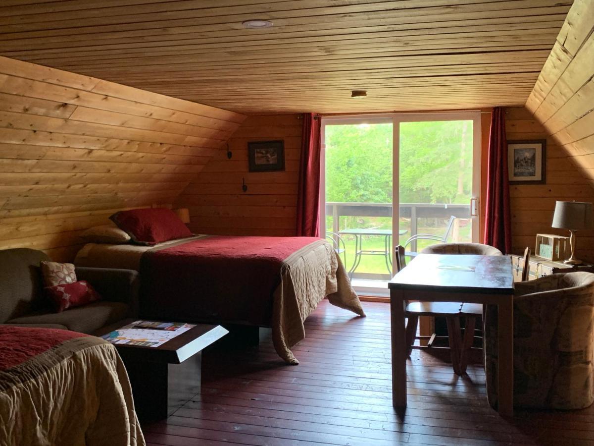L'Auberge Refuge Du Trappeur Saint Mathieu Du Parc Exterior foto