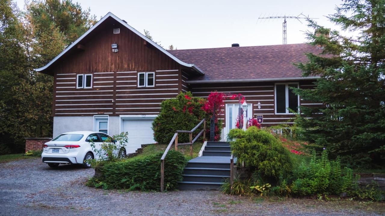 L'Auberge Refuge Du Trappeur Saint Mathieu Du Parc Exterior foto